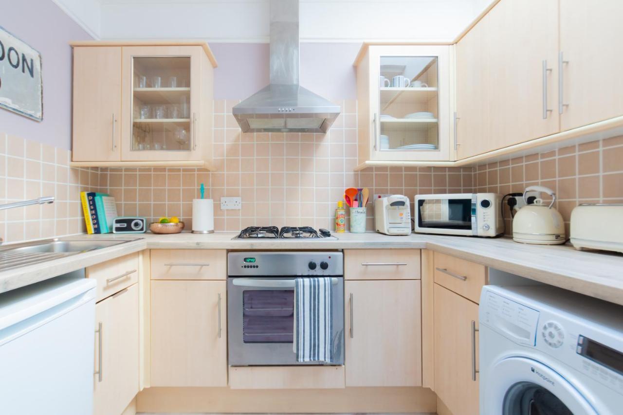 Spacious Split Level Flat In Great Location Portsmouth Bagian luar foto
