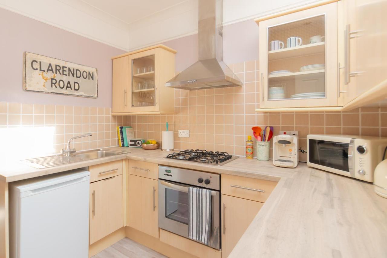Spacious Split Level Flat In Great Location Portsmouth Bagian luar foto