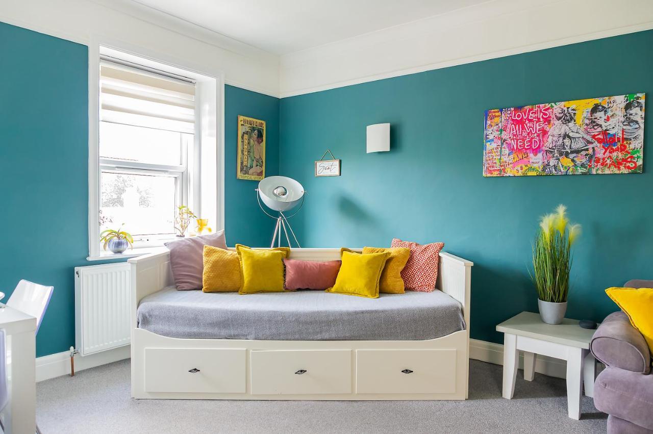 Spacious Split Level Flat In Great Location Portsmouth Bagian luar foto