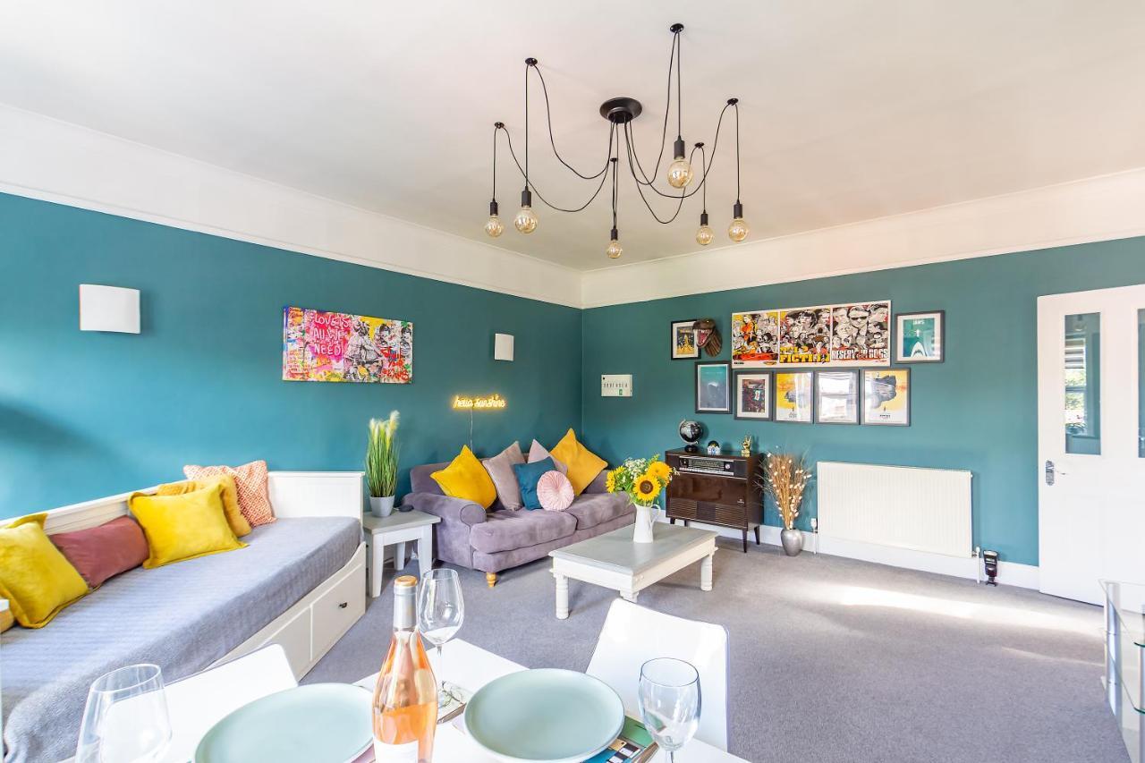 Spacious Split Level Flat In Great Location Portsmouth Bagian luar foto