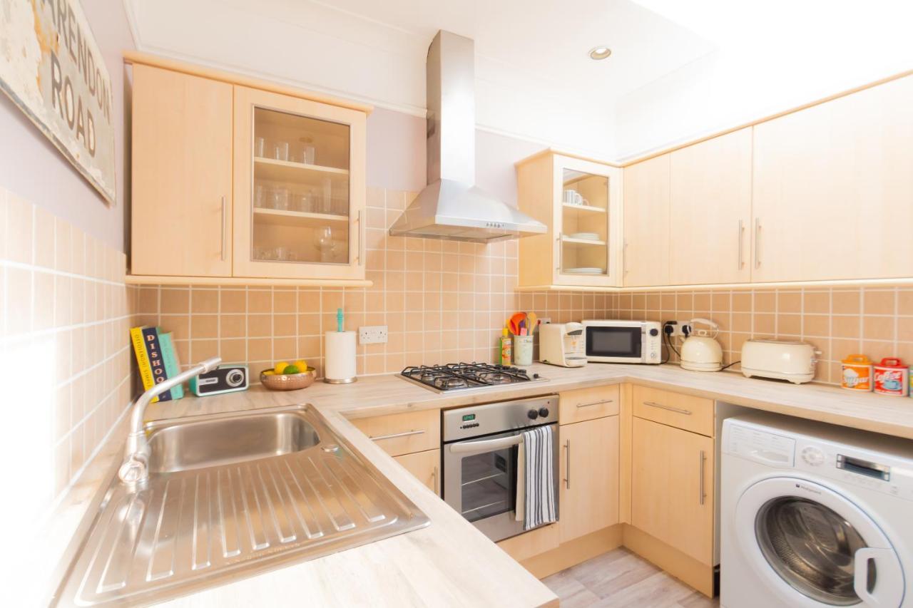 Spacious Split Level Flat In Great Location Portsmouth Bagian luar foto