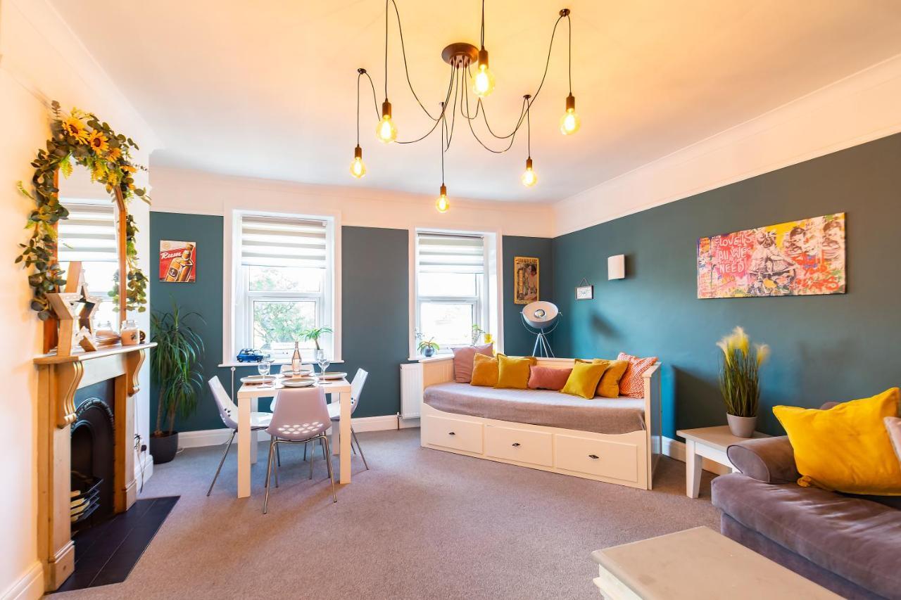 Spacious Split Level Flat In Great Location Portsmouth Bagian luar foto