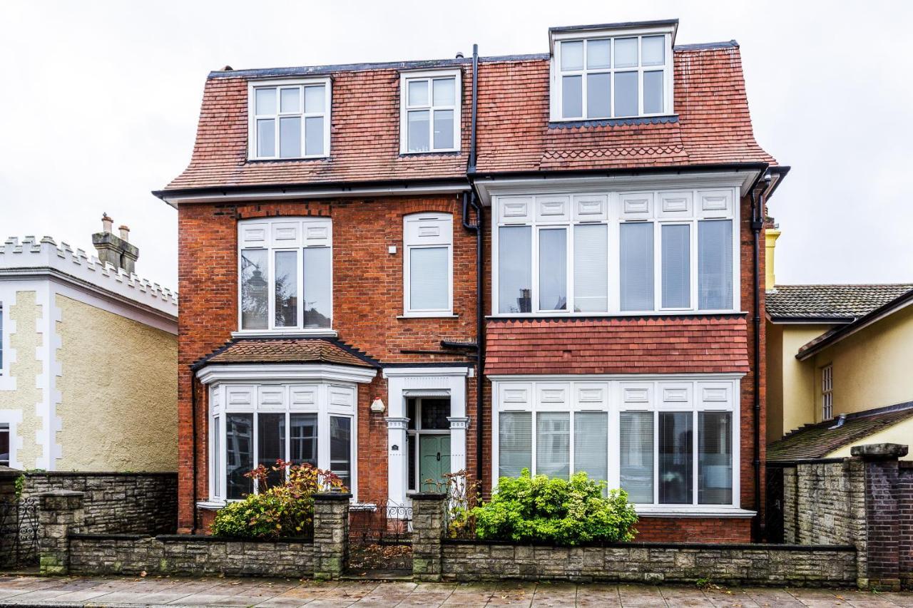 Spacious Split Level Flat In Great Location Portsmouth Bagian luar foto
